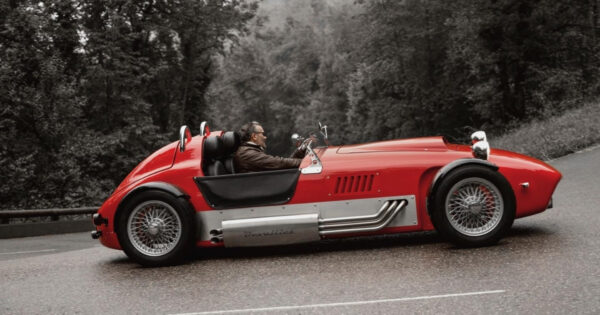 Devalliet - Concepteur et fabricant automobile d'exception en Isère- Une histoire, une passion - Savoir-faire unique