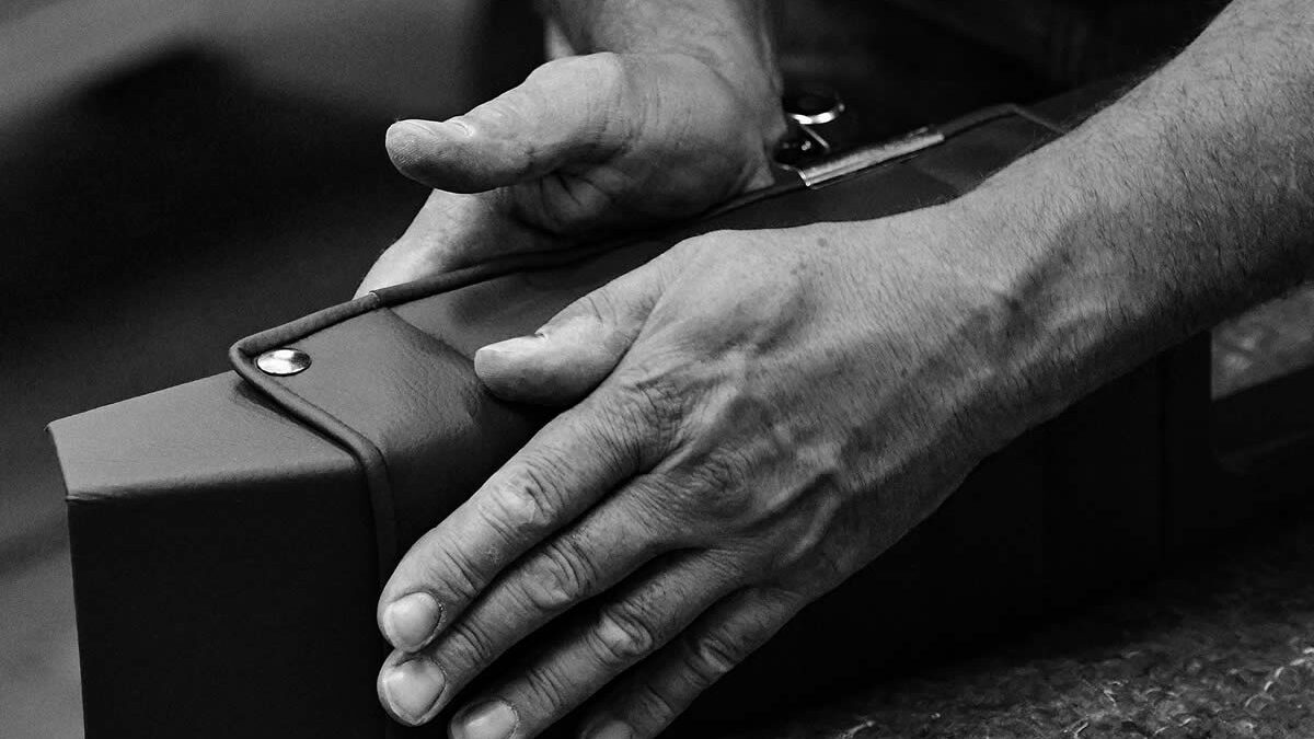 Un savoir faire français- Devalliet - Concepteur et fabricant automobile d'exception en Isère