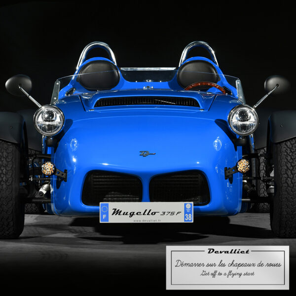 Photo instagram Mugello bleue de Devalliet de face